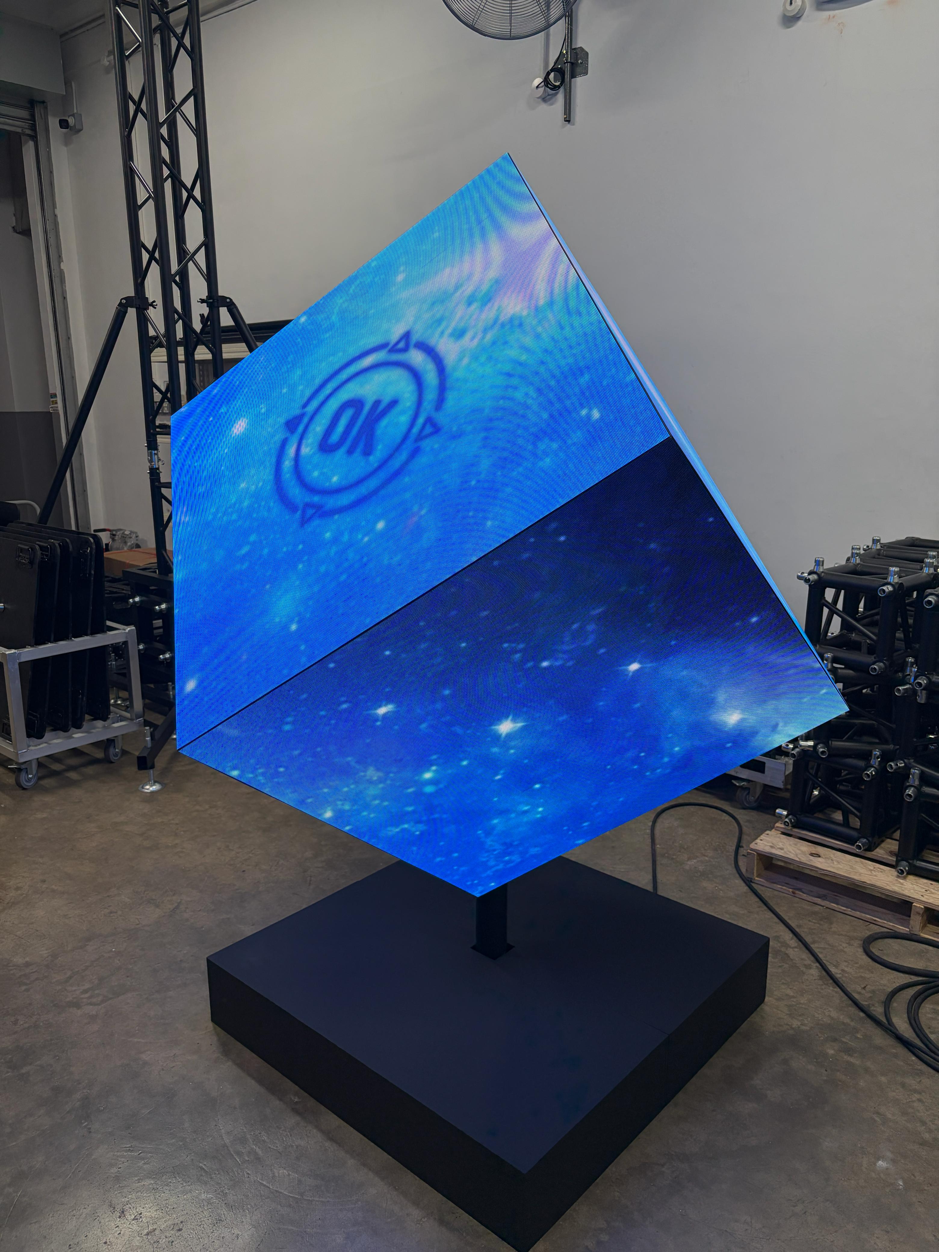 Nexus Grande LED Cube
